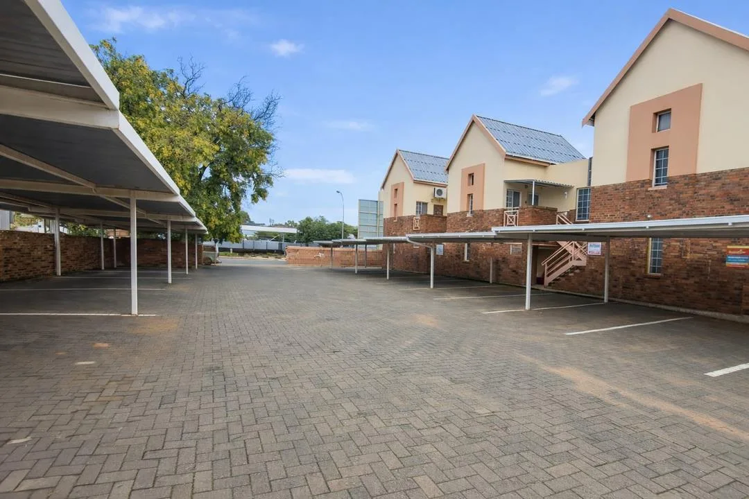 2 Bedroom Apartment / flat for sale in Westdene