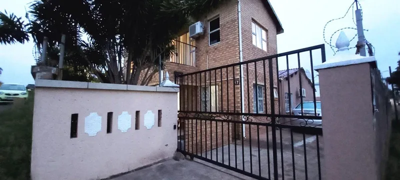 4 Bedroom House for sale in Caneside