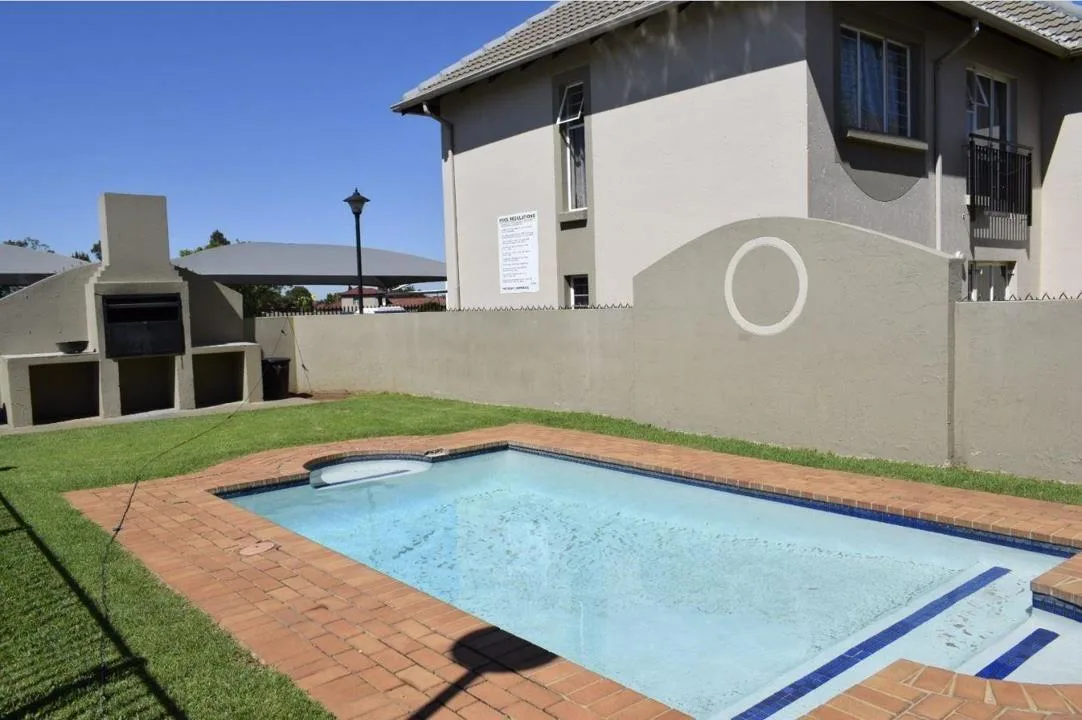 2 Bedroom Townhouse to rent in Klippoortje