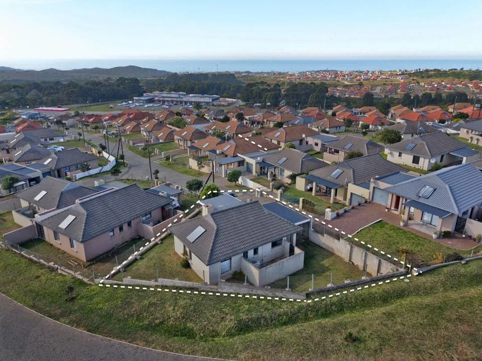 2 Bedroom House for sale in Kidds Beach