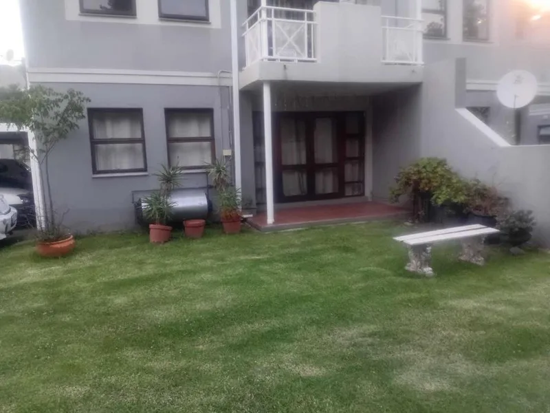 2 Bedroom Apartment / flat for sale in Lakefield
