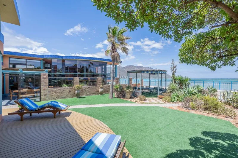 4 Bedroom House for sale in Gordons Bay Central