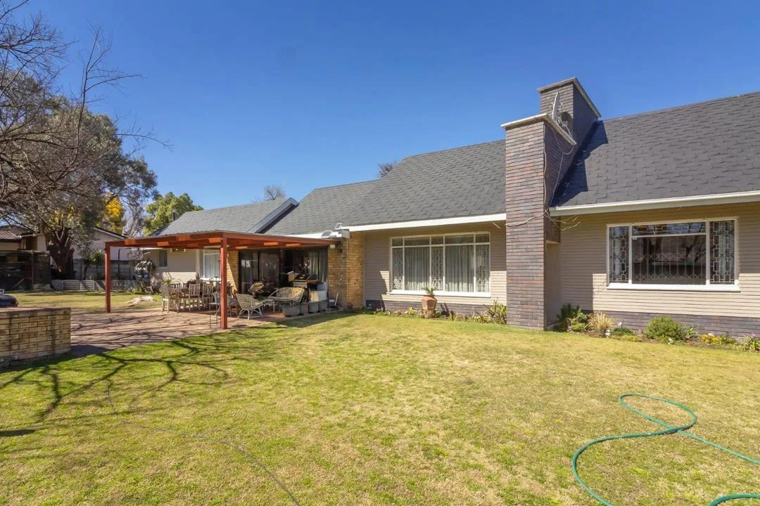 4 Bedroom House for sale in Panorama