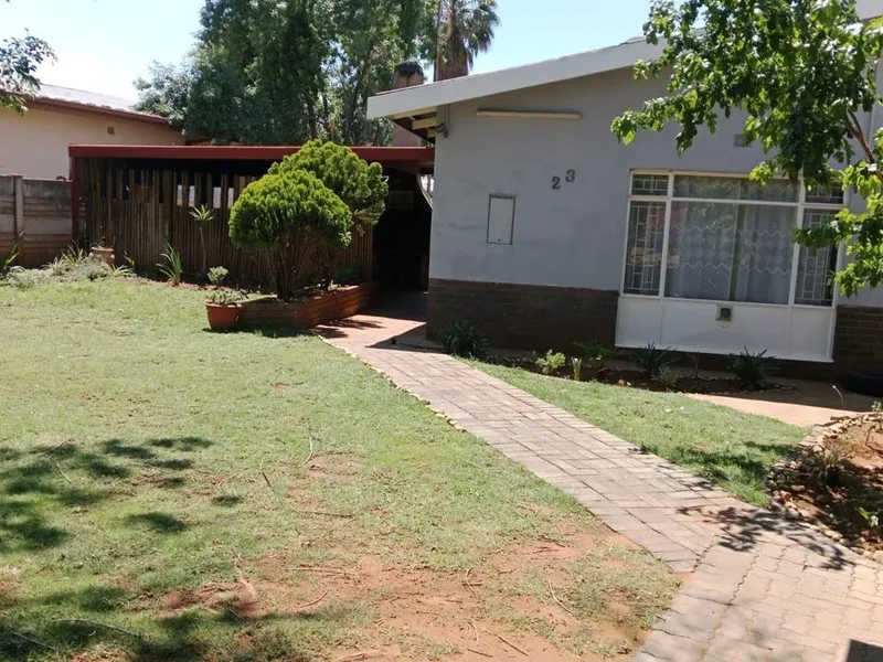 3 Bedroom House for sale in Kuruman