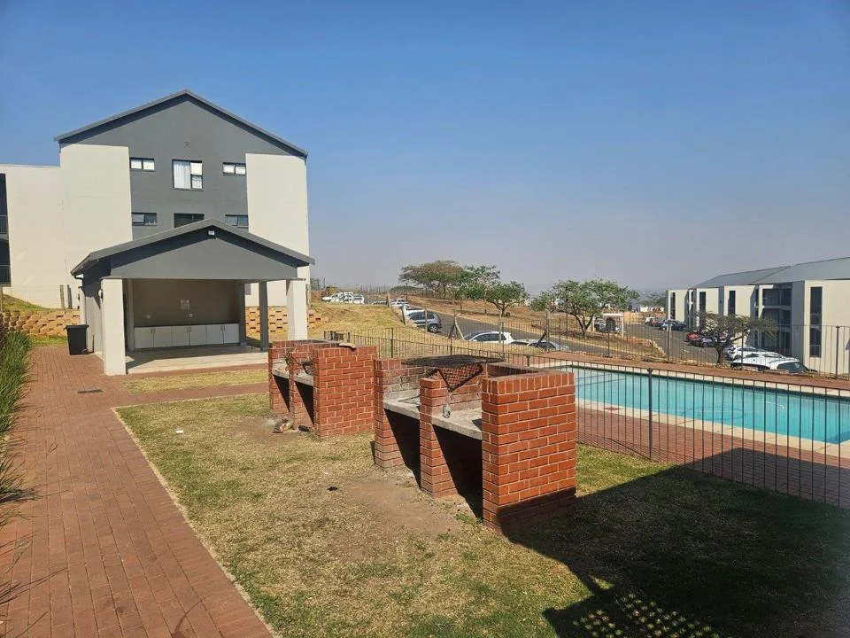2 Bedroom Apartment / flat for sale in Hayfields