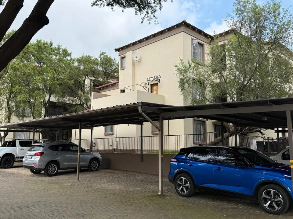 2 Bedroom Townhouse for sale in Weltevreden Park