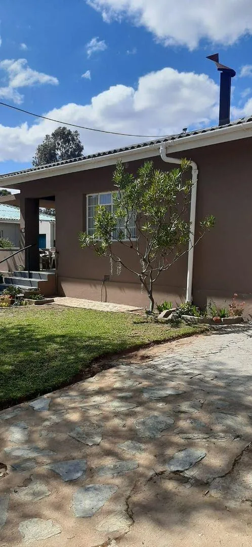 2 Bedroom House for sale in Uniondale