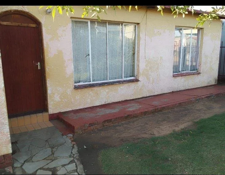 House for sale in Botshabelo BA