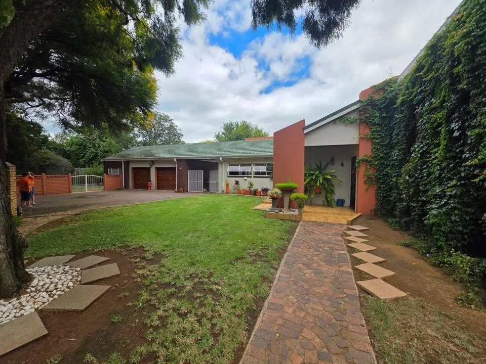 3 Bedroom House for sale in Sasolburg Ext 23