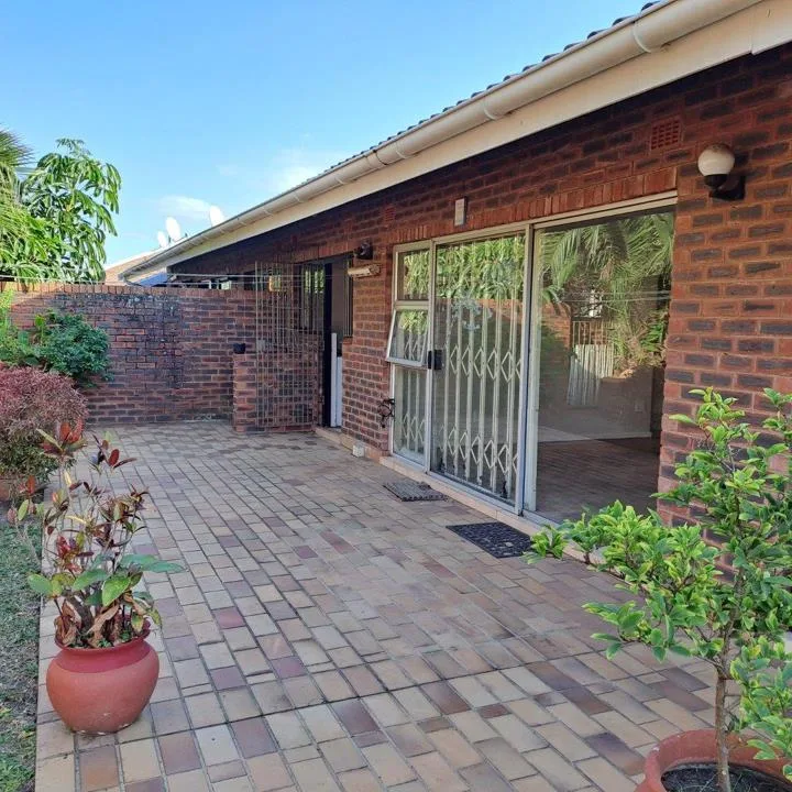 2 Bedroom Townhouse for sale in Scottburgh Central