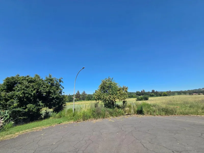 1 311 m² Land available in Pioneer Park