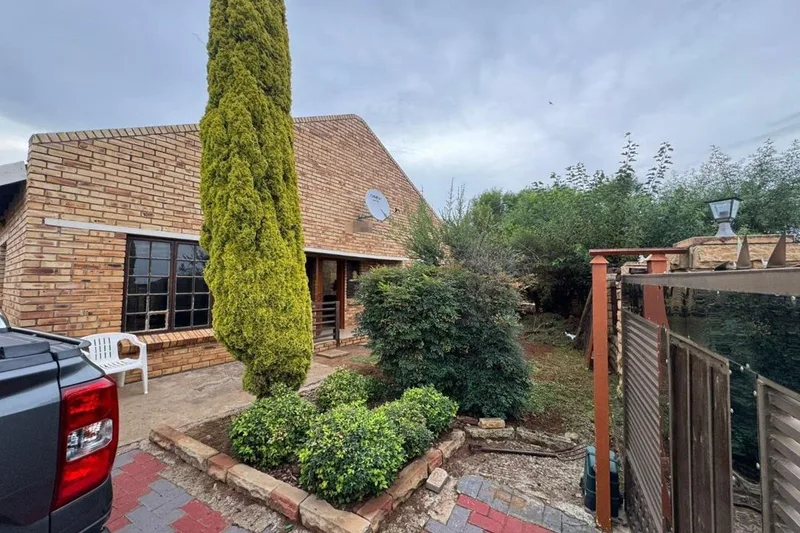 3 Bedroom House for sale in Vista Park