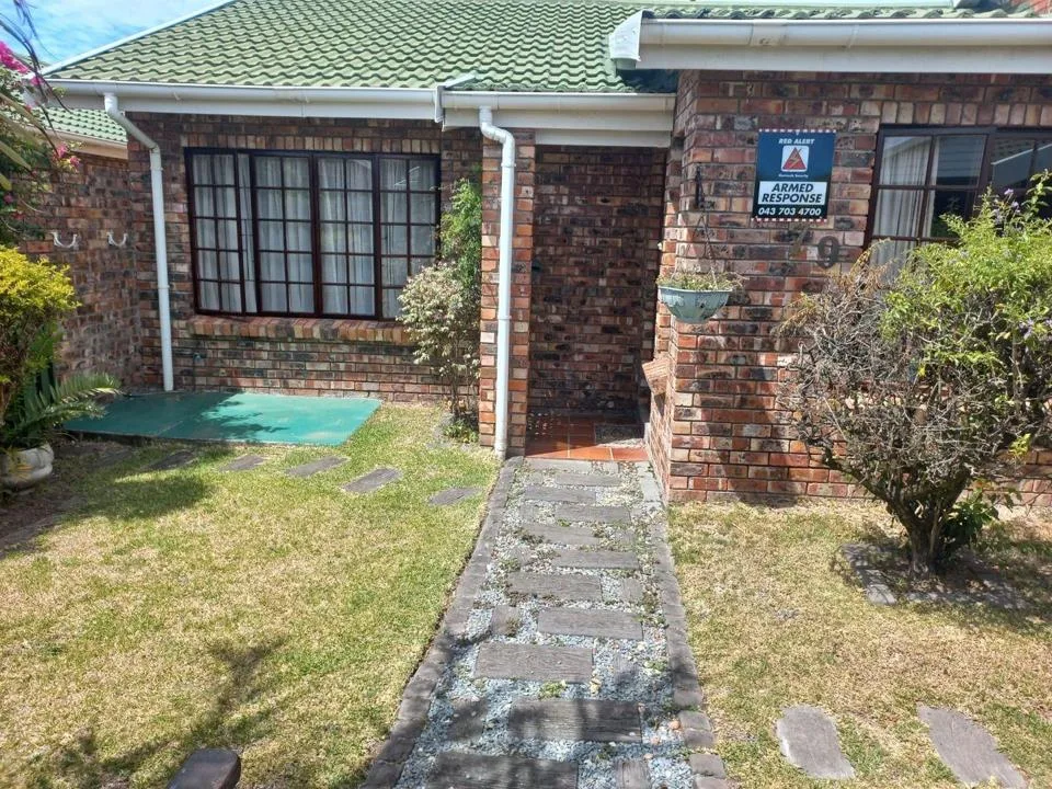 2 Bedroom House for sale in Gonubie North