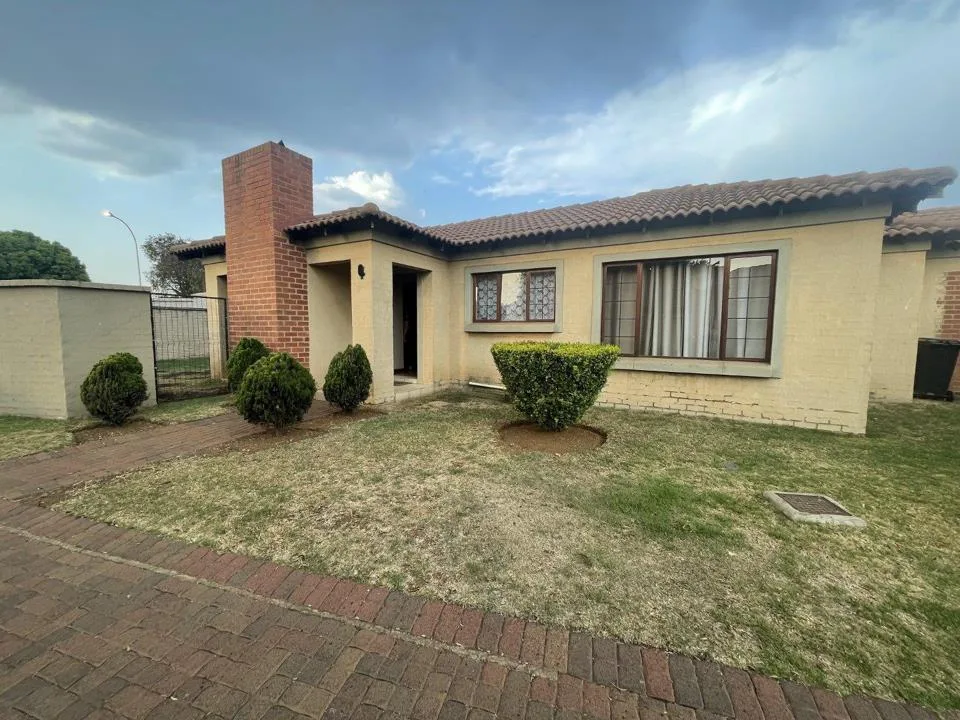 2 Bedroom Townhouse for sale in Delmas