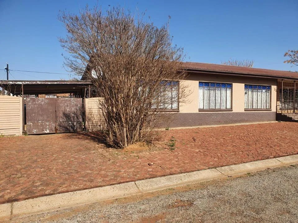 4 Bedroom House for sale in Mohadin