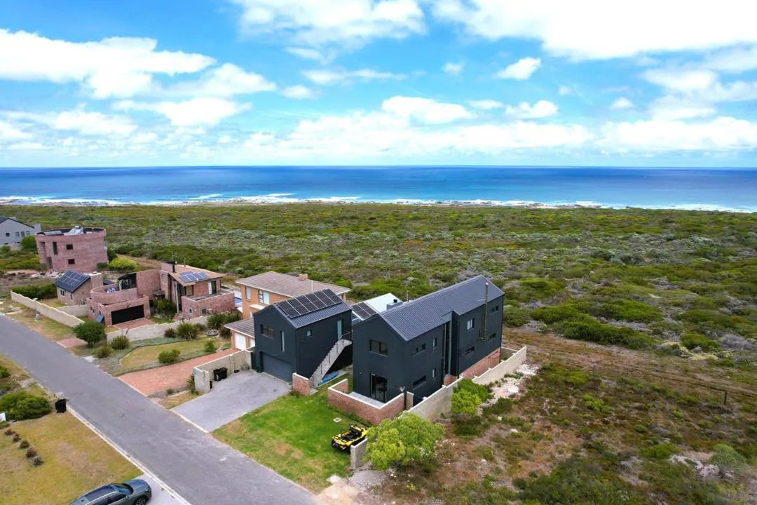 5 Bedroom House for sale in Agulhas