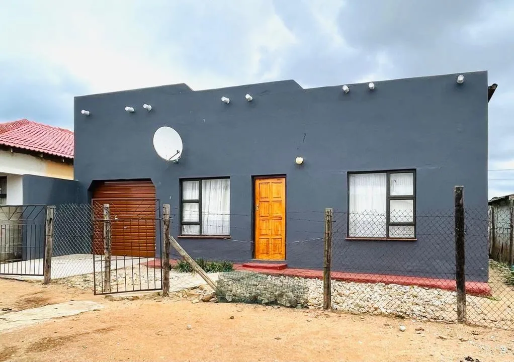 3 Bedroom House for sale in Kwanobuhle