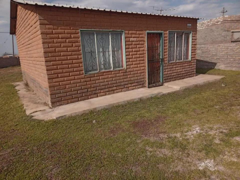 2 Bedroom House for sale in Zamdela