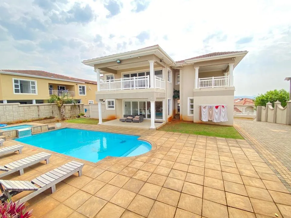 6 Bedroom House to rent in Illovo Beach