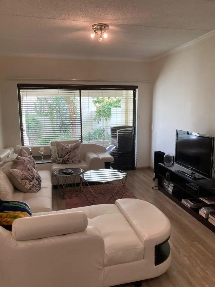 1 Bedroom Apartment / flat to rent in Bryanston
