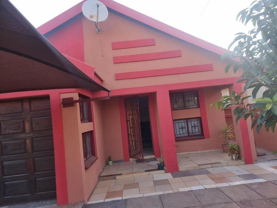 2 Bedroom House for sale in Soshanguve East