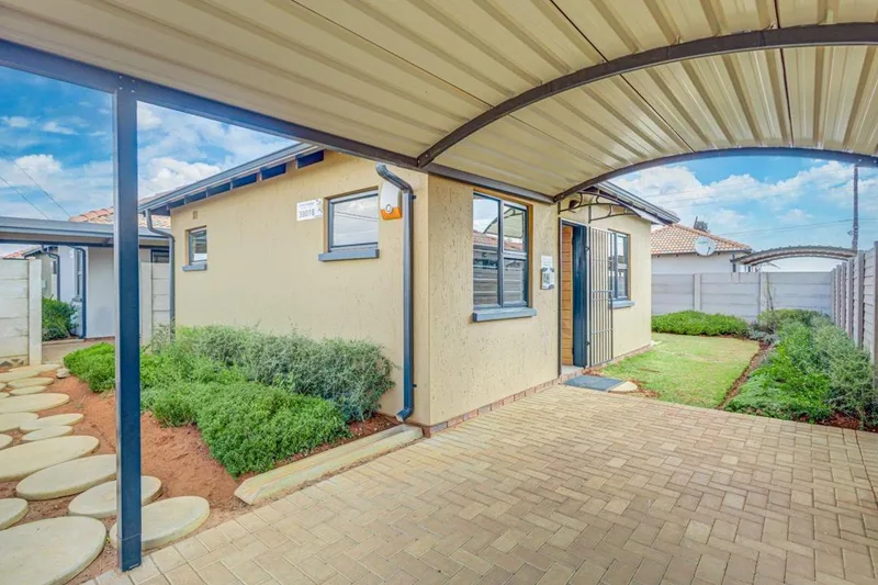 2 Bedroom House for sale in Kagiso