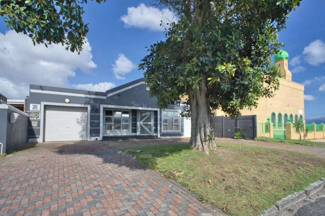 3 Bedroom House for sale in Lotus River