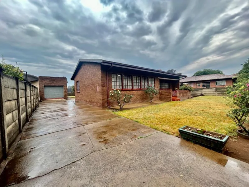 3 Bedroom House for sale in Vanderbijlpark CW 5
