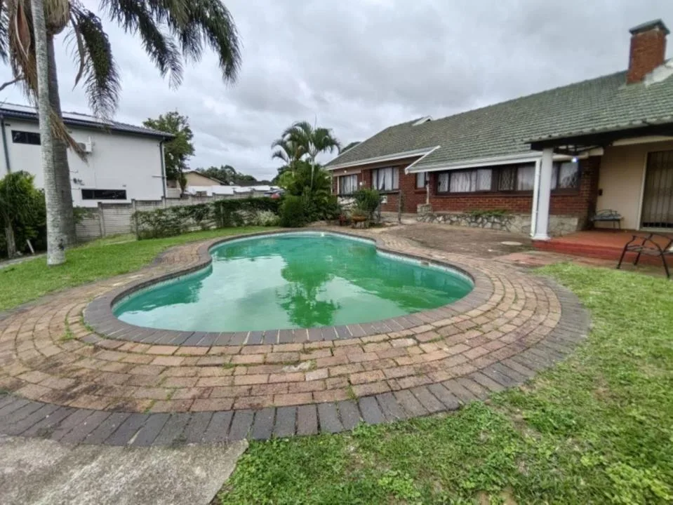 3 Bedroom House for sale in Uvongo