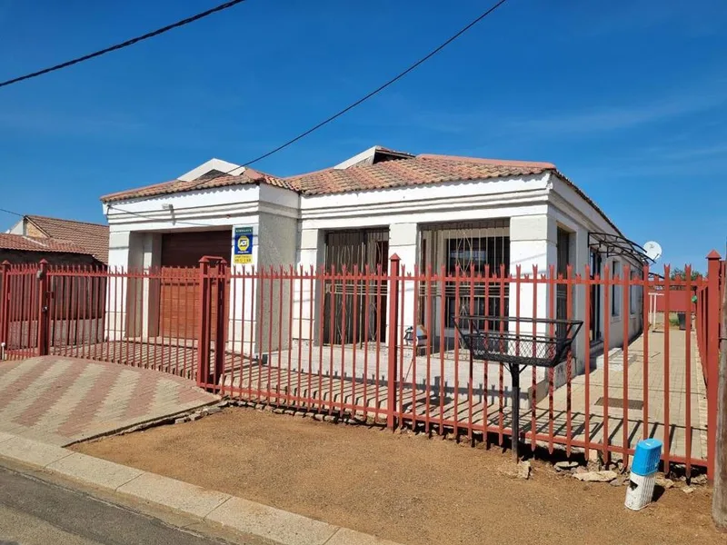 3 Bedroom House for sale in Grasslands
