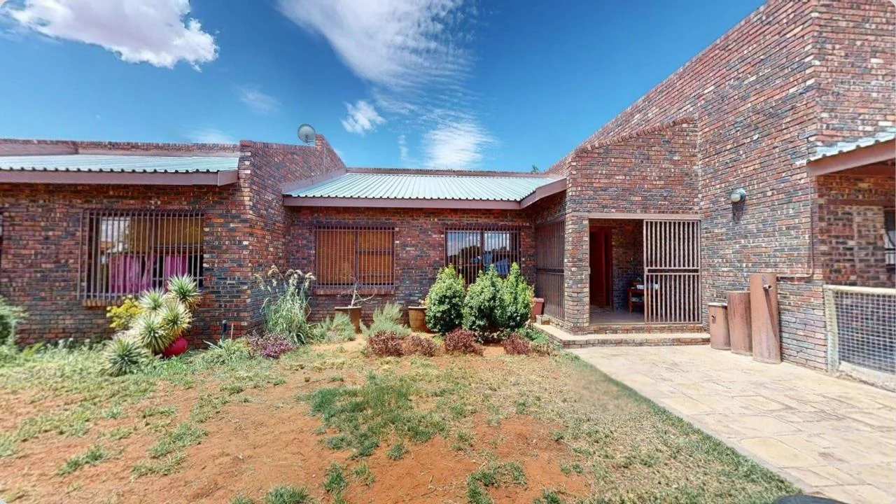 4 Bedroom House for sale in Keidebees