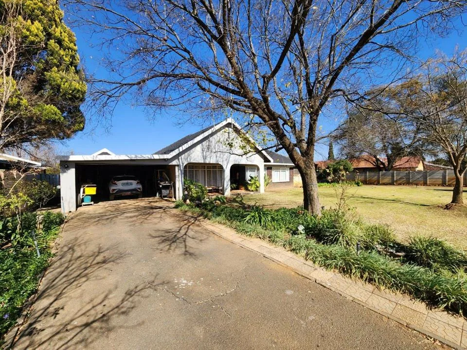 4 Bedroom House for sale in Meiringspark