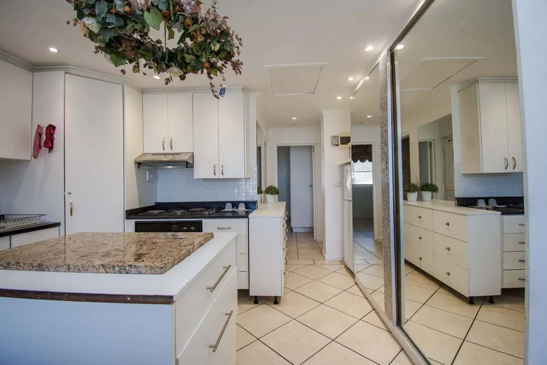 1 Bedroom Apartment / flat for sale in Strand Central