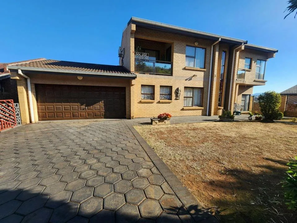 3 Bedroom House for sale in Bombay Heights