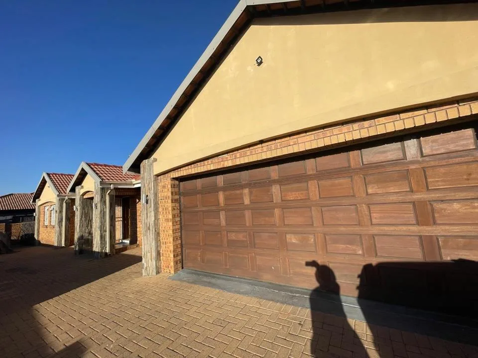 3 Bedroom House to rent in Aerorand