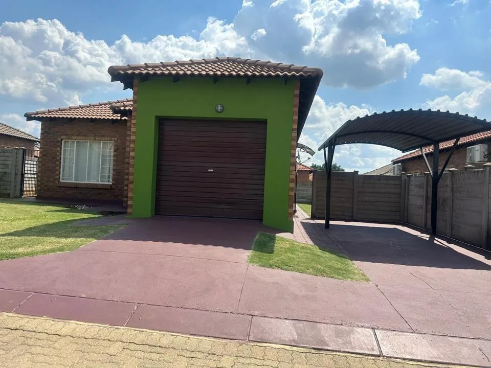 3 Bedroom Townhouse to rent in Waterval East