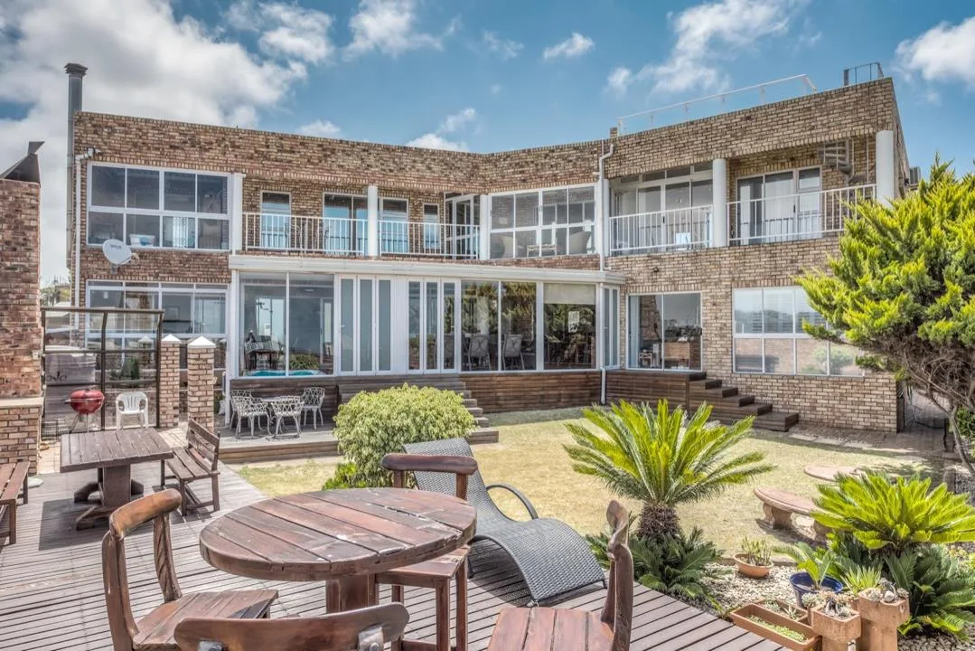 6 Bedroom House for sale in Humerail