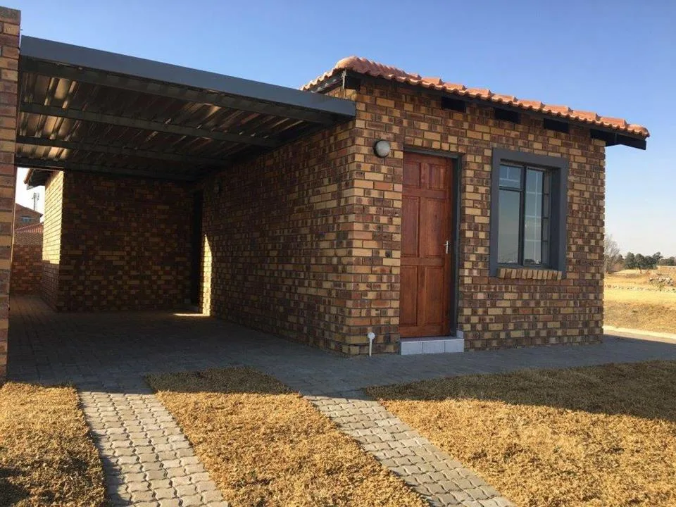 2 Bedroom Townhouse for sale in Evander