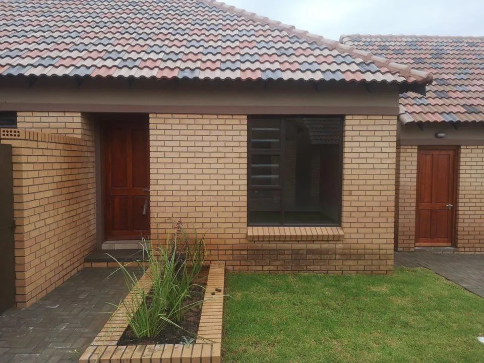 2 Bedroom Townhouse for sale in Helicon Heights