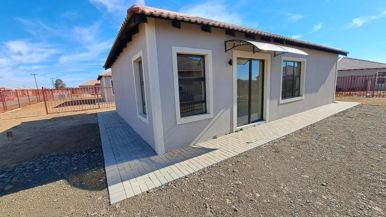 2 Bedroom House for sale in Grasslands