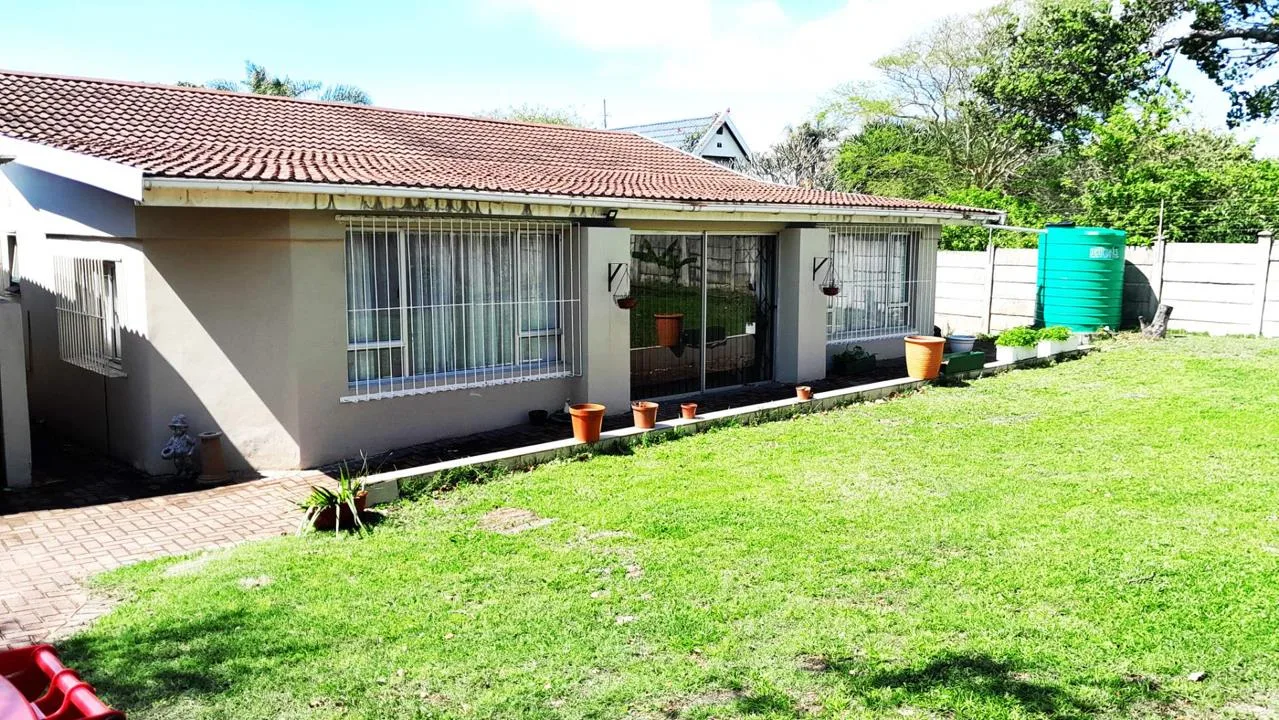 4 Bedroom House for sale in Park Rynie