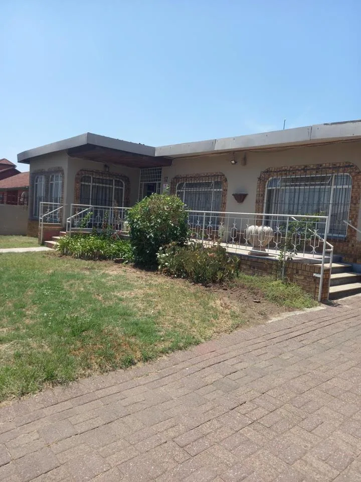 3 Bedroom House for sale in Bethal