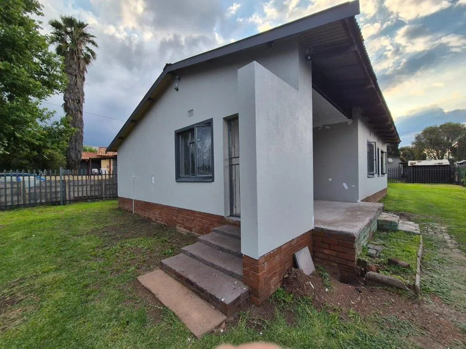 3 Bedroom House to rent in Middelburg South