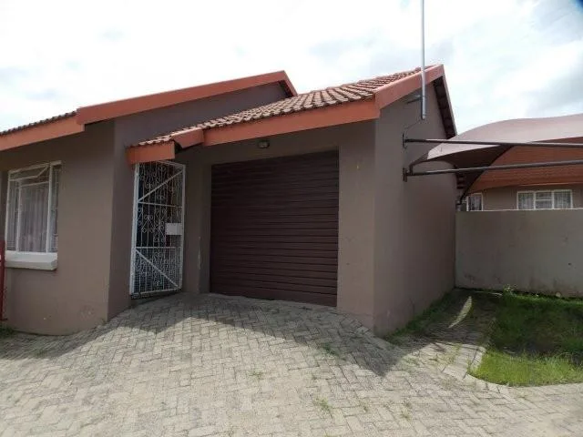 3 Bedroom Townhouse for sale in Standerton Central