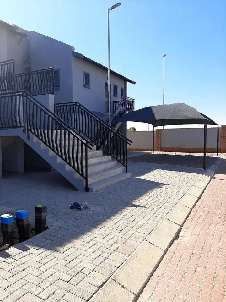 2 Bedroom Townhouse for sale in Bendor