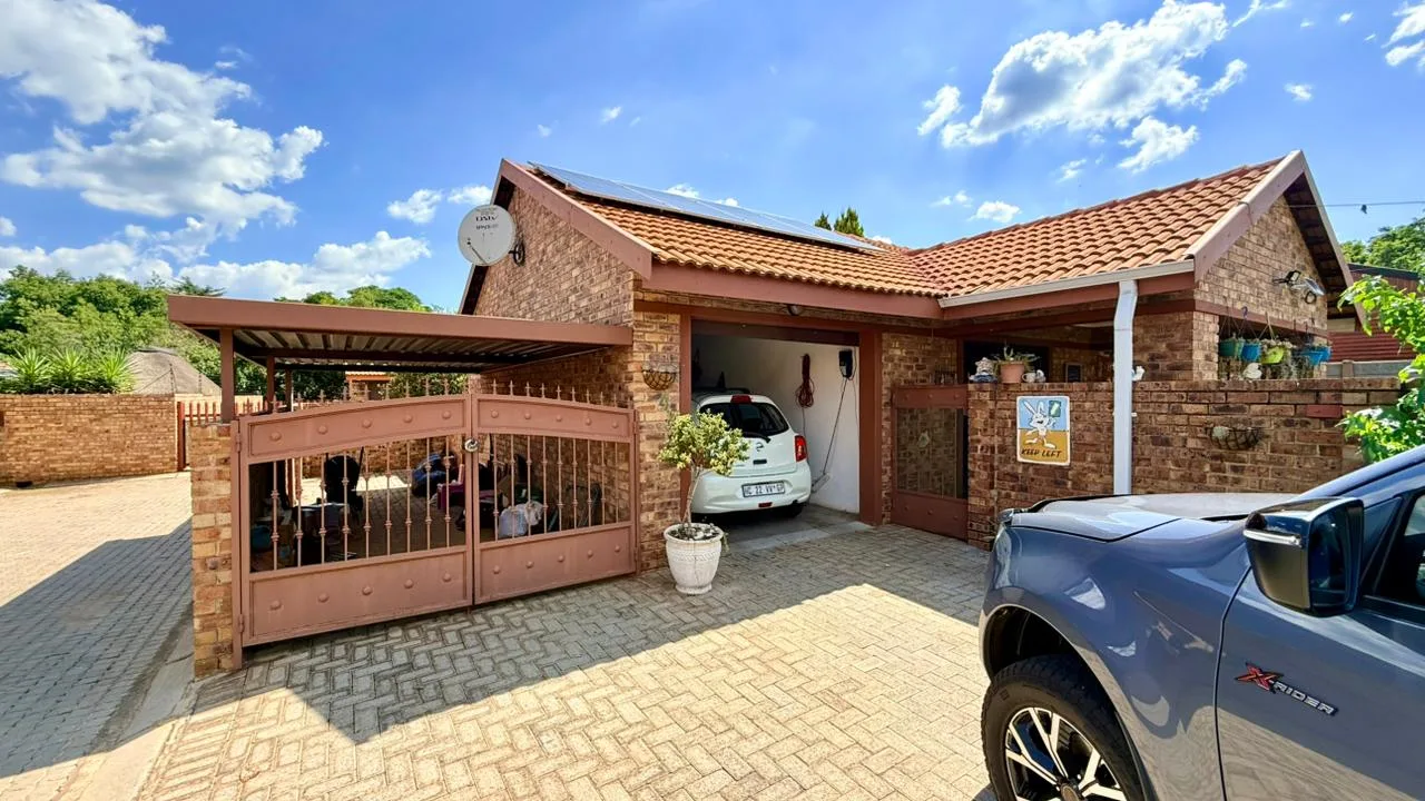 3 Bedroom Townhouse for sale in Meyerton Central