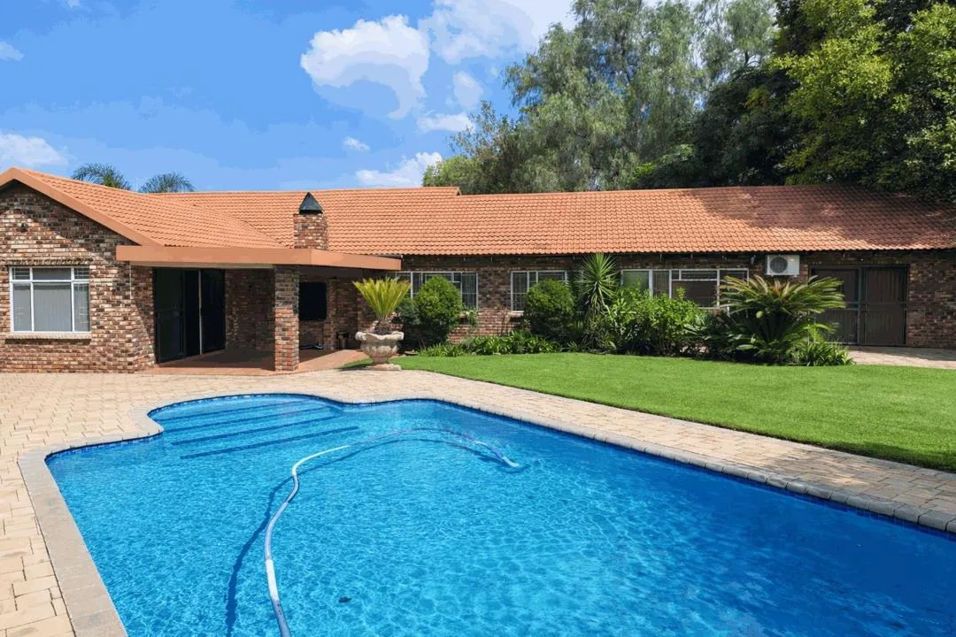 4 Bedroom House for sale in Wilkoppies