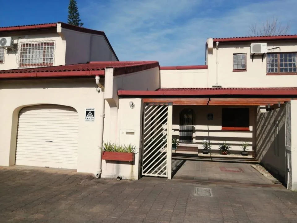 3 Bedroom House for sale in Kaffrarian Heights