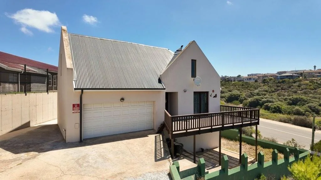 5 Bedroom House for sale in Stilbaai Wes