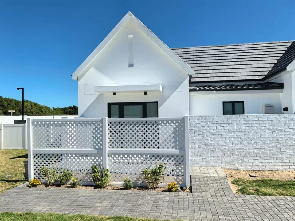 1 Bedroom Townhouse to rent in Canals